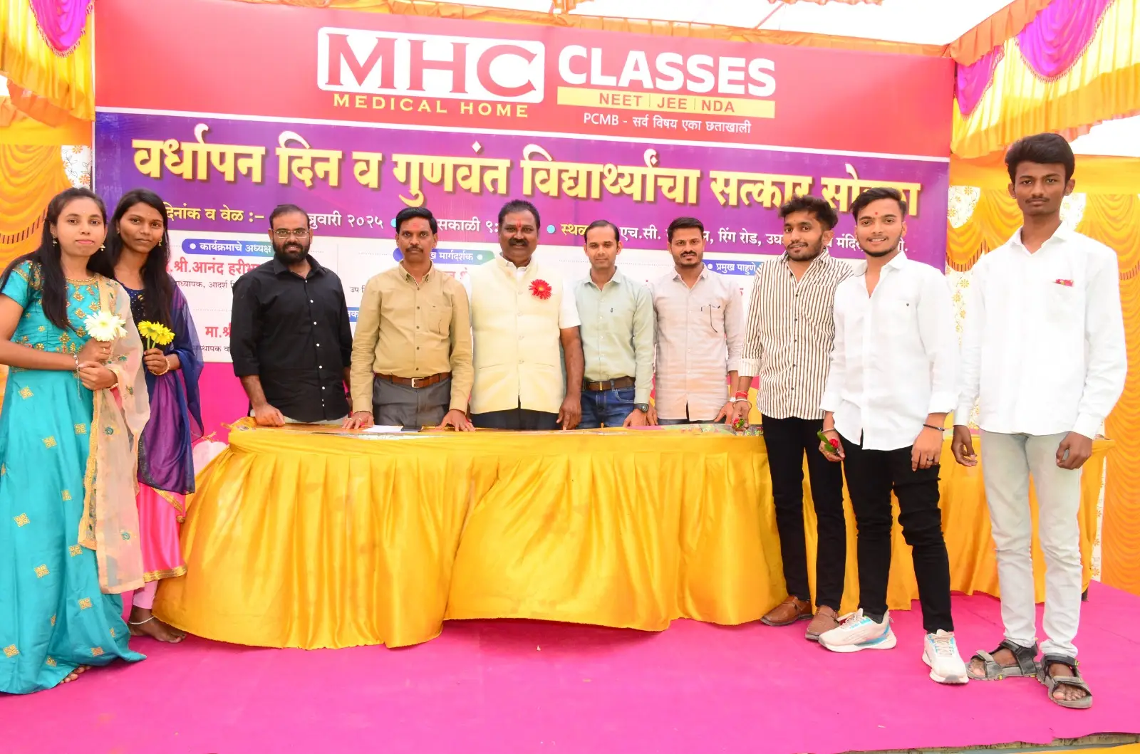 NEET 2024–2025 Repeater Batch group photo with faculty